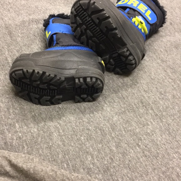 Sorel boots! - Picture 4 of 4